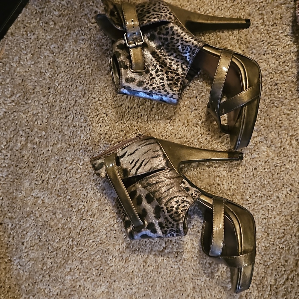 Silver leopard print heels